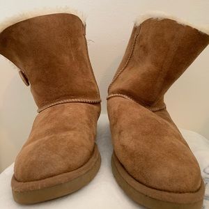 UGG BOOTS